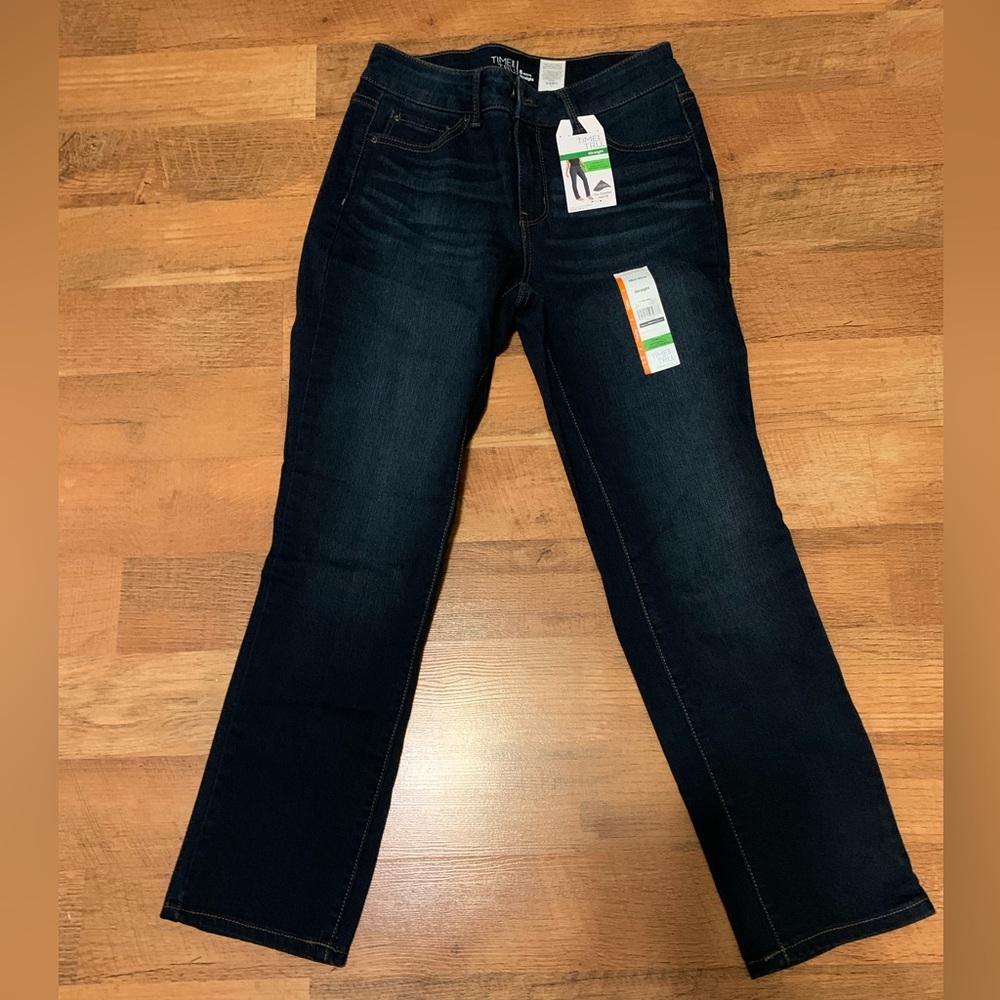 Time and Tru Women’s Mid-rise Straight jeans, size 8 petite, Indigo blue